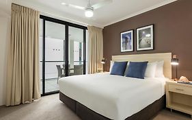 Oaks Brisbane River City Suites